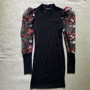 NWOT Flower Detail Dress
